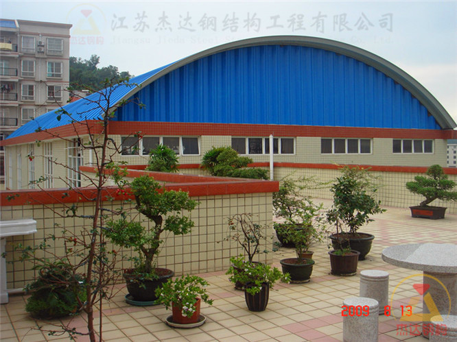 彩钢卷板之彩钢板的安装工序拱形屋顶 (117).jpg